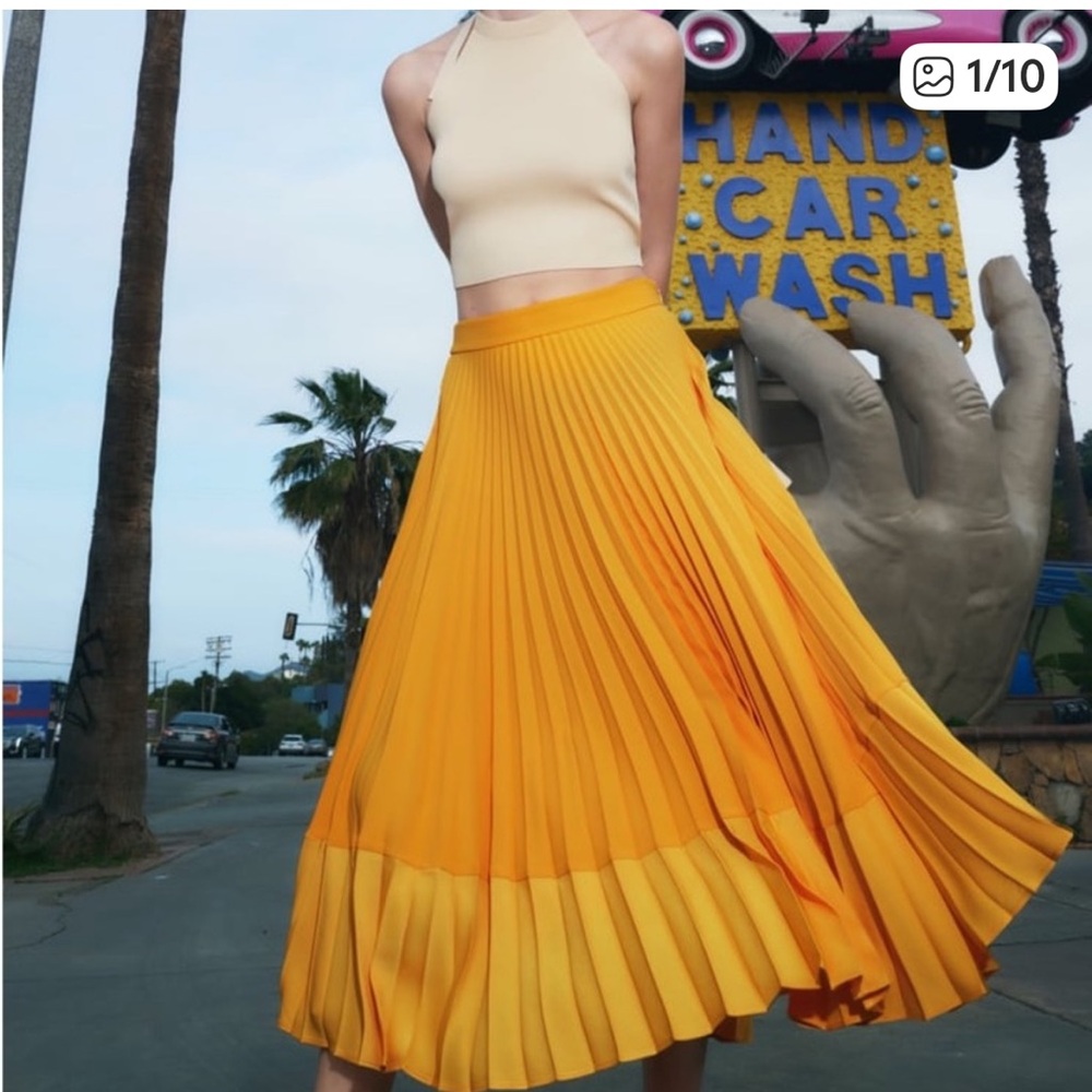 Zara Asymmetrical skirt